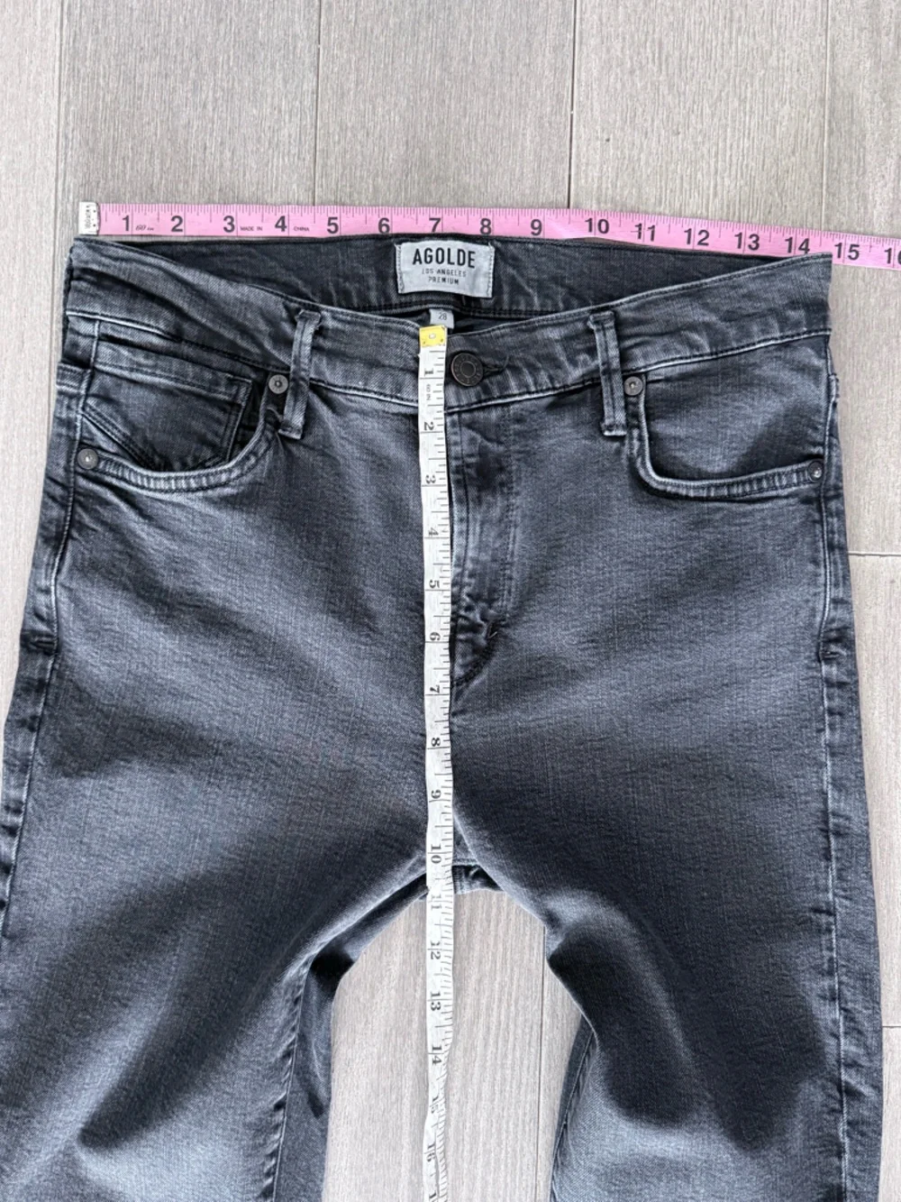 AGOLDE Sophie High Rise Crop Jeans in Princeton 28 Washed Black Classic